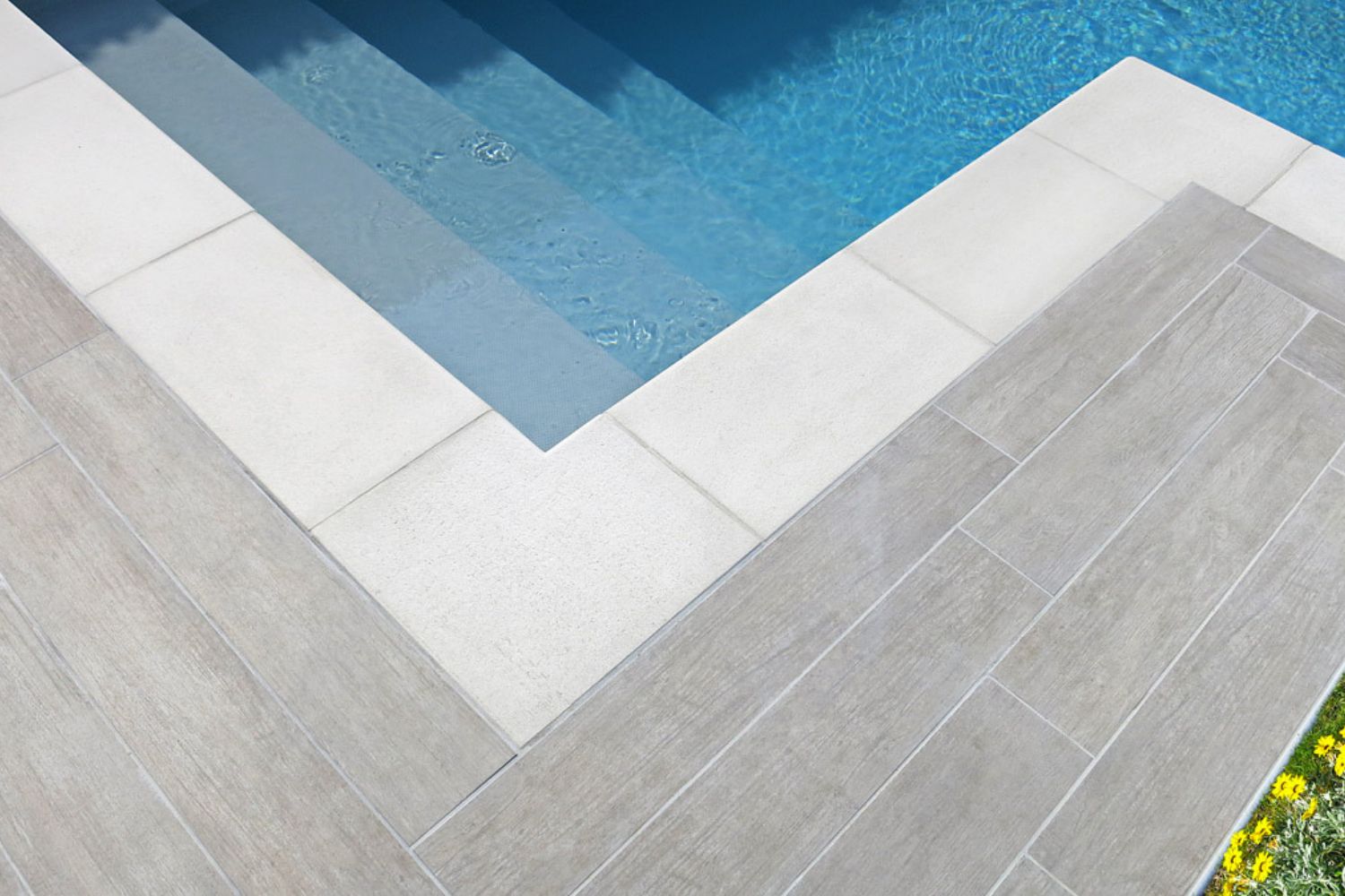 guida bordi piscina e pavimentazione
